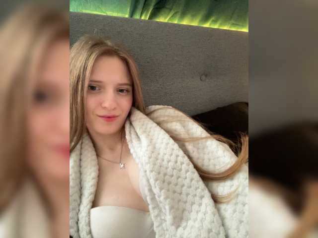 -Pandora- live cam preview