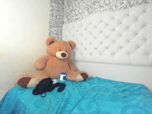 MiaMiller001 live cam on BongaCams