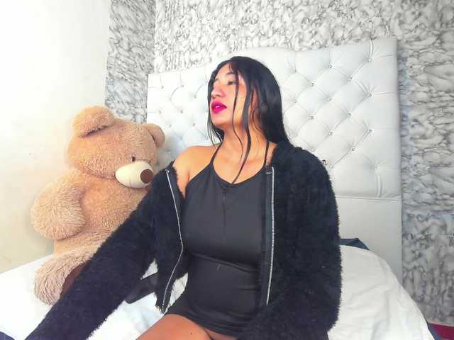 MiaMiller001 live cam on BongaCams