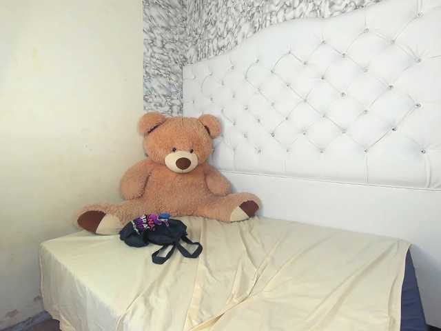 MiaMiller001 live cam on BongaCams