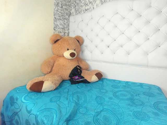 MiaMiller001 live cam on BongaCams