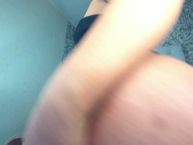 MiaMiller001 live webcam show