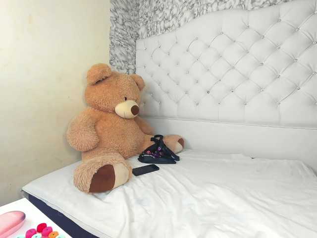 MiaMiller001 live cam on BongaCams