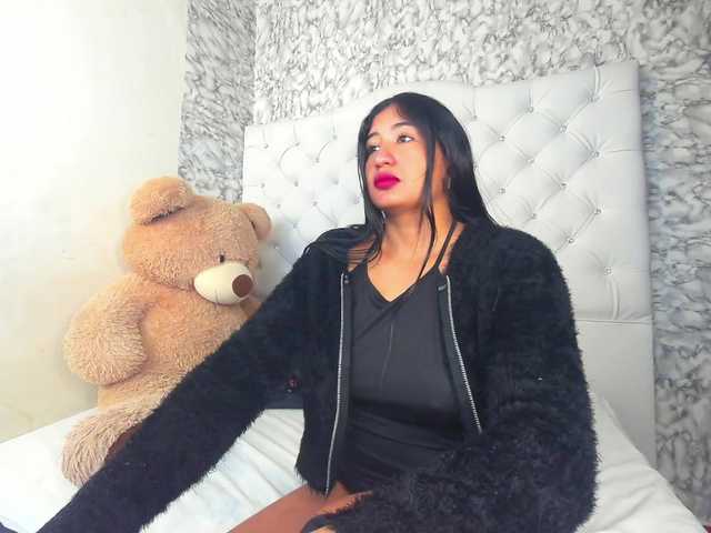 MiaMiller001 live cam on BongaCams