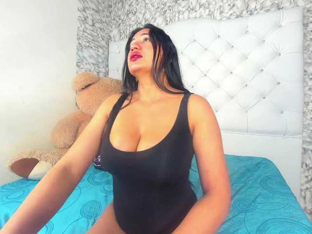 MiaMiller001 live cam on BongaCams