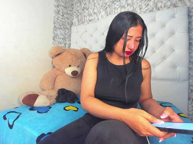 MiaMiller001 live cam on BongaCams