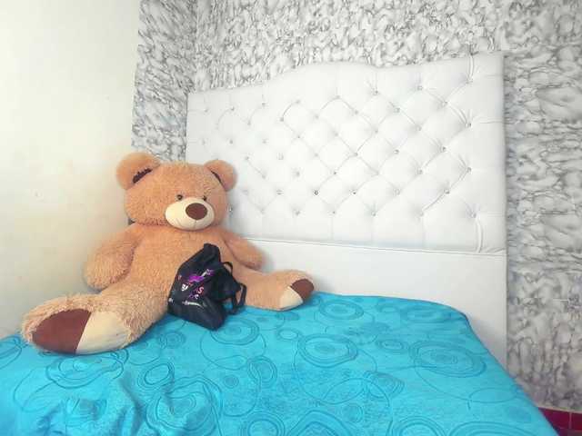 MiaMiller001 live cam on BongaCams