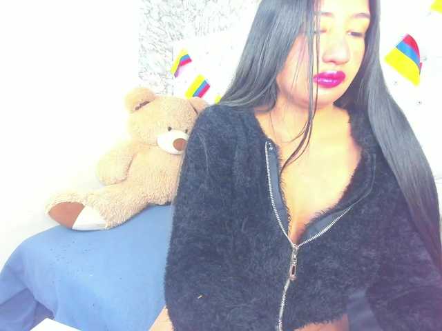 MiaMiller001 live cam on BongaCams