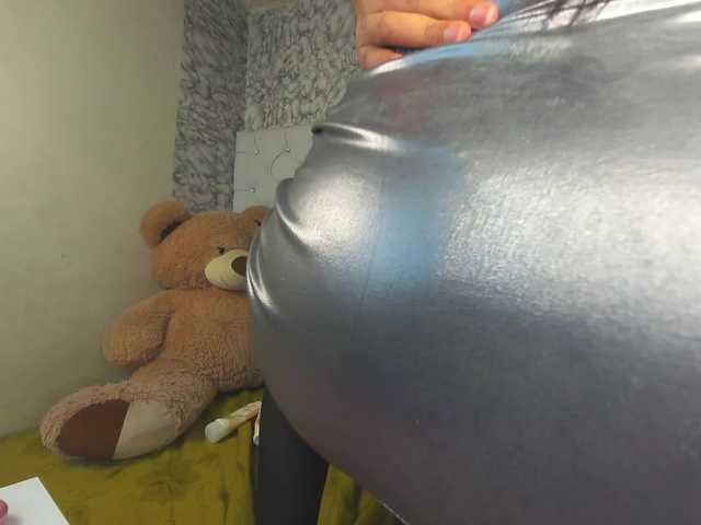 MiaMiller001 live cam on BongaCams
