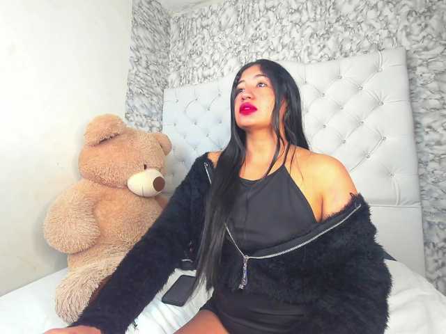 MiaMiller001 live cam on BongaCams
