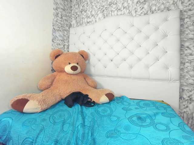 MiaMiller001 live cam on BongaCams