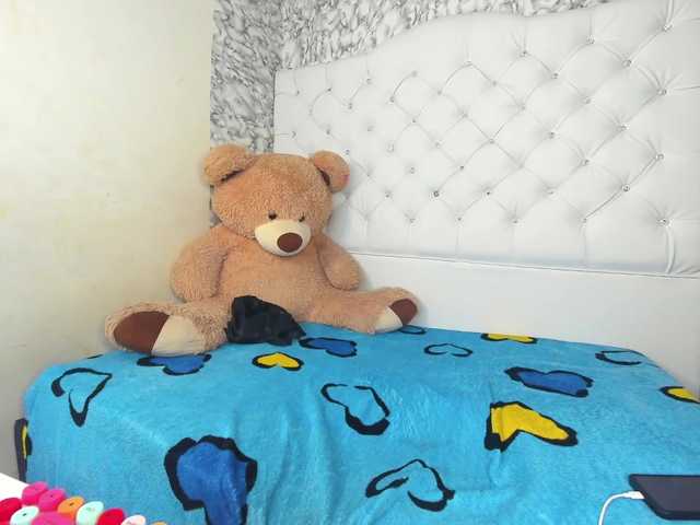 MiaMiller001 live cam on BongaCams