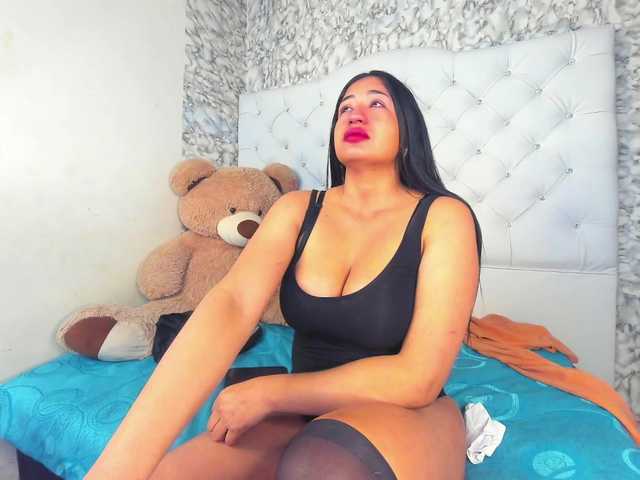 MiaMiller001 live cam on BongaCams