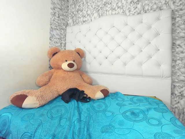 MiaMiller001 live cam on BongaCams
