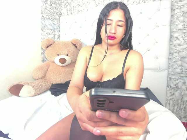 MiaMiller001 live cam on BongaCams