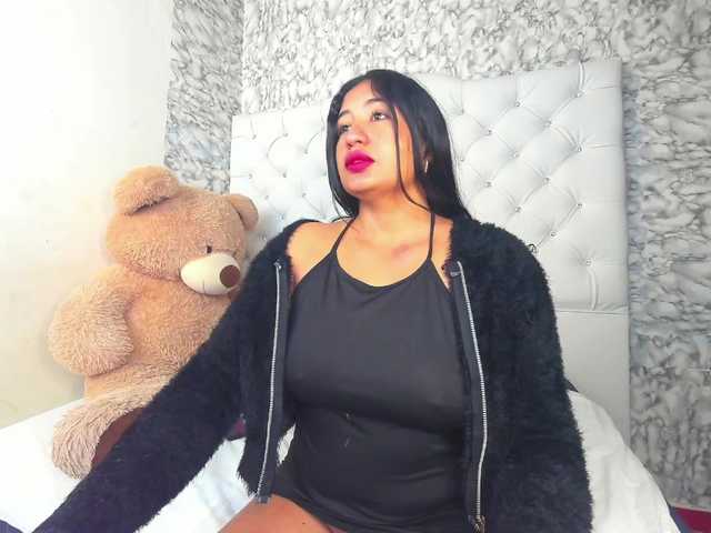 MiaMiller001 live cam on BongaCams