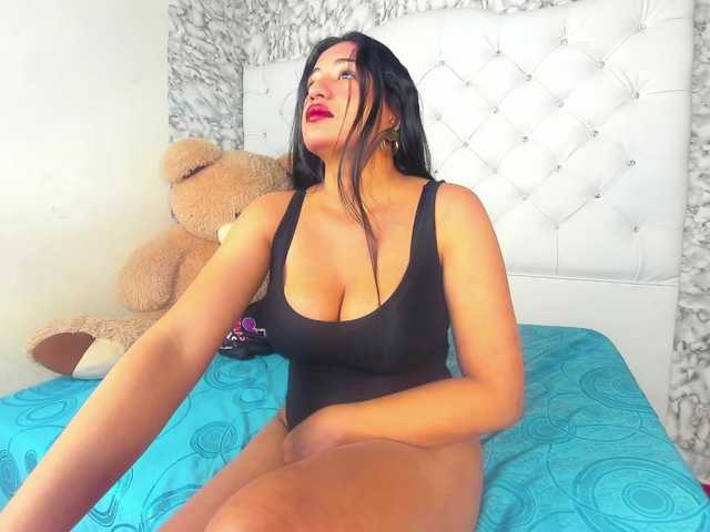 MiaMiller001 live cam on BongaCams
