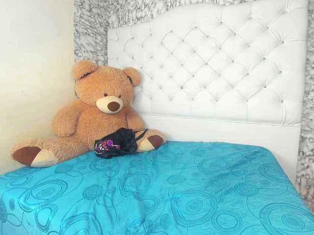 MiaMiller001 live cam on BongaCams