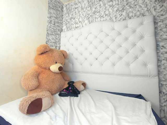 MiaMiller001 live cam on BongaCams