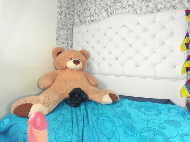 MiaMiller001 live cam on BongaCams