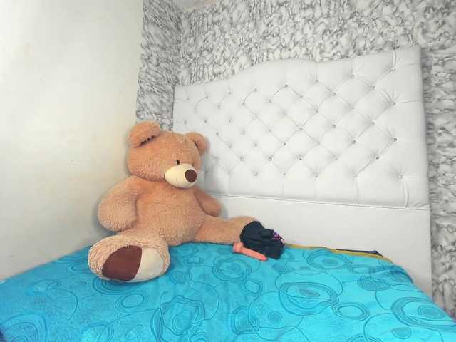 MiaMiller001 live cam on BongaCams