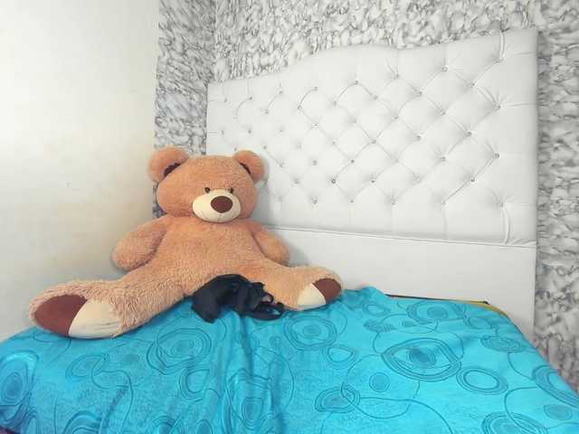 MiaMiller001 live cam on BongaCams
