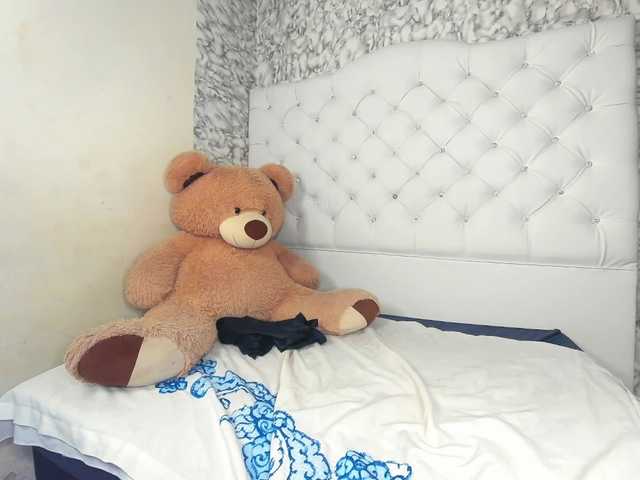 MiaMiller001 live cam on BongaCams