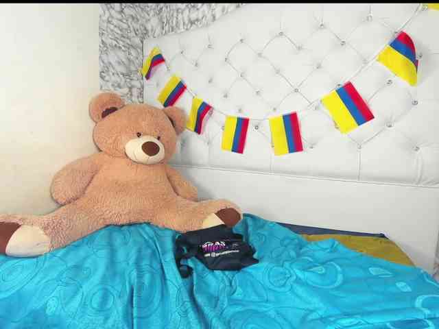 MiaMiller001 webcam