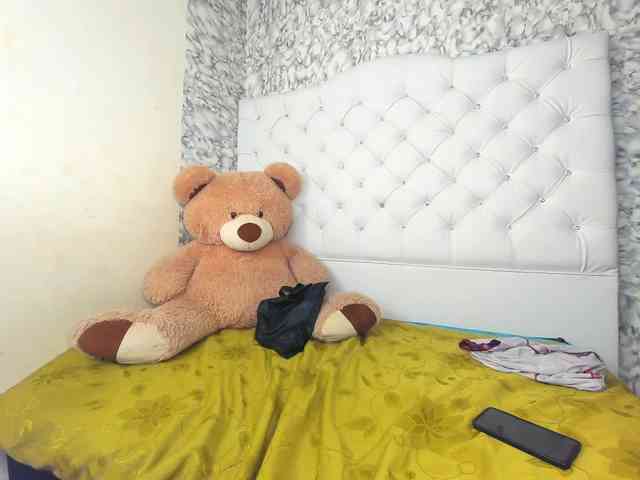 MiaMiller001 webcam