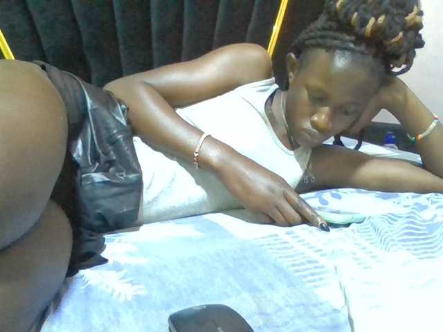 Sexyafricanah001 live cam on BongaCams