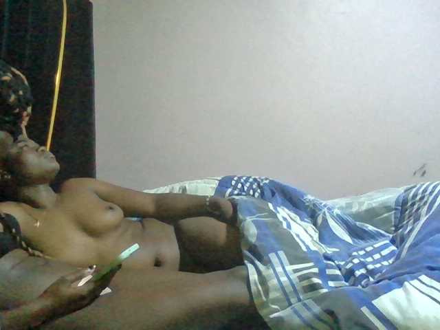 Sexyafricanah001 live cam on BongaCams