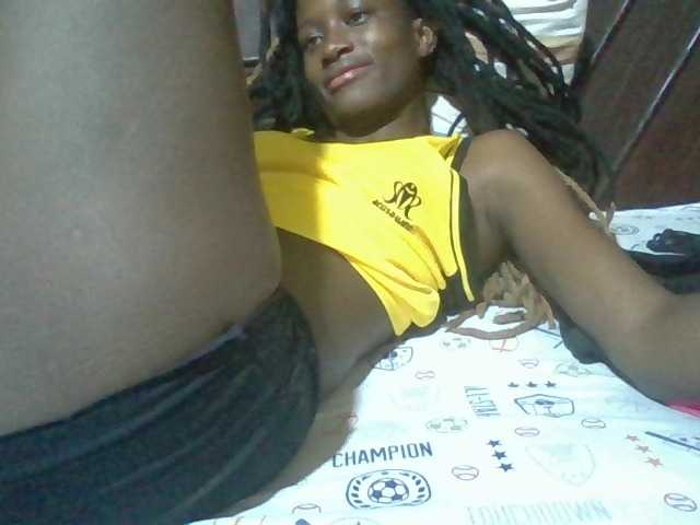 Sexyafricanah001 live cam on BongaCams