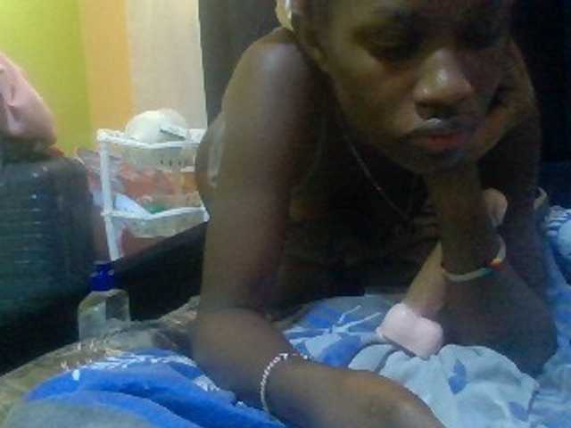 Sexyafricanah001 live cam on BongaCams