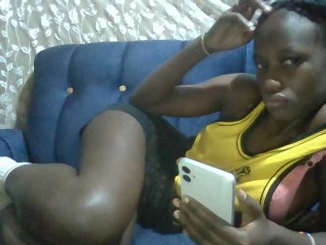 Sexyafricanah001 live cam on BongaCams