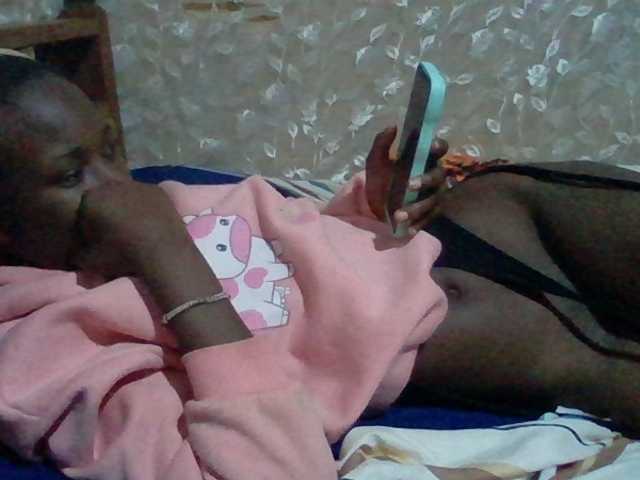 Sexyafricanah001 live cam on BongaCams