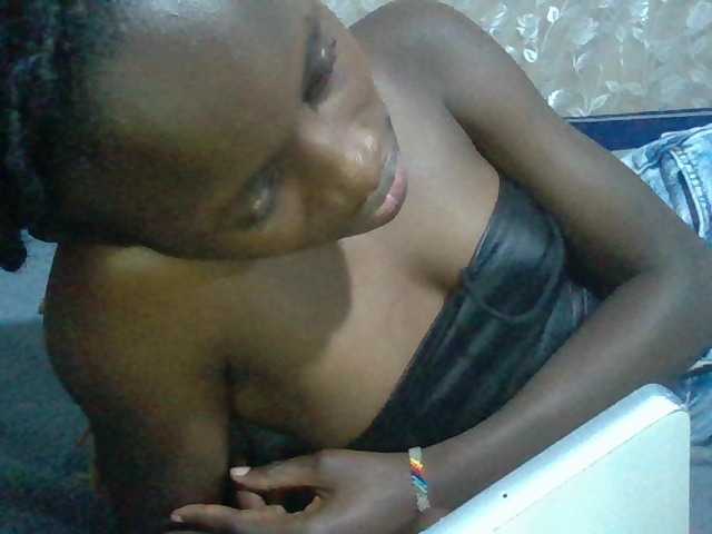 Sexyafricanah001 live cam on BongaCams