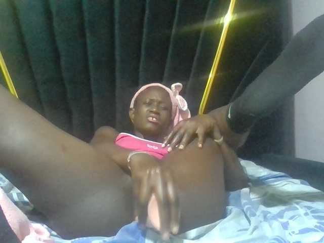 Sexyafricanah001 live cam on BongaCams