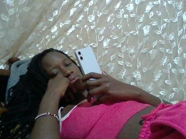 Sexyafricanah001 live cam on BongaCams