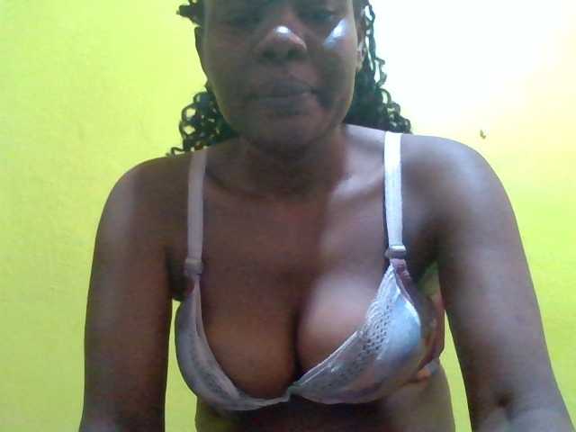 Sexyafricanah001 live cam on BongaCams