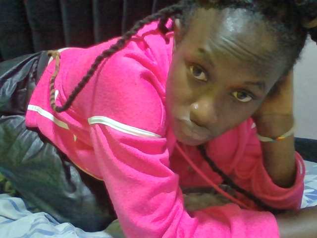 Sexyafricanah001 live cam on BongaCams