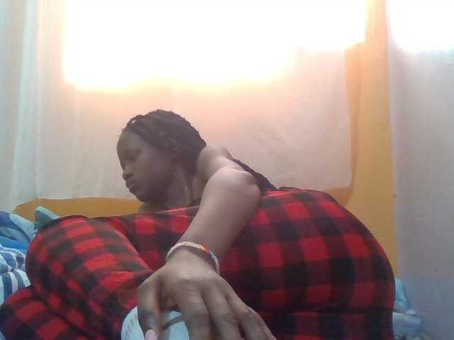 Sexyafricanah001 live cam on BongaCams