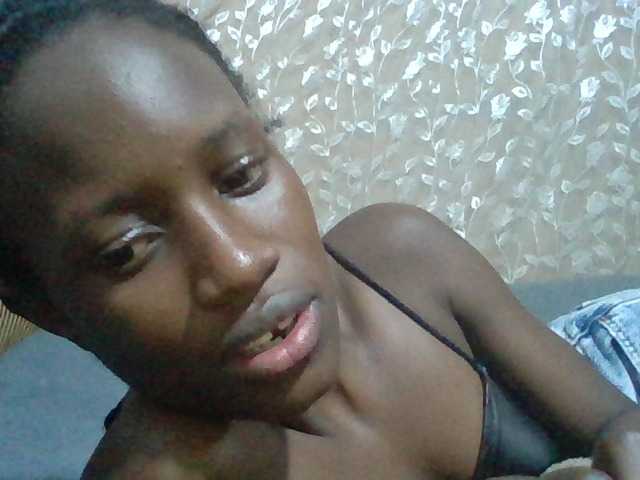 Sexyafricanah001 live cam on BongaCams