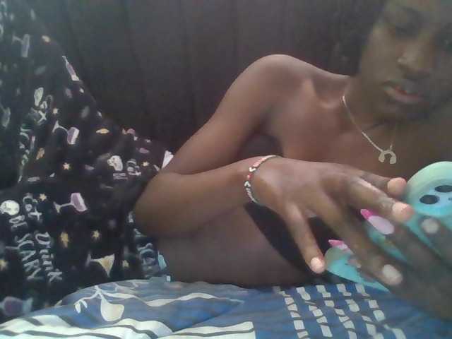 Sexyafricanah001 live cam on BongaCams