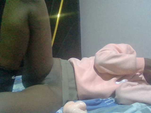 Sexyafricanah001 live cam on BongaCams