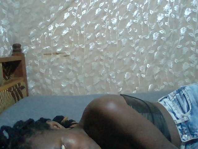 Sexyafricanah001 live cam on BongaCams