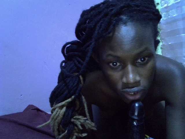 Sexyafricanah001 live cam on BongaCams