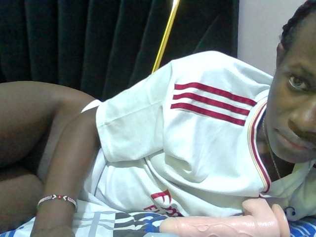 Sexyafricanah001 live cam on BongaCams