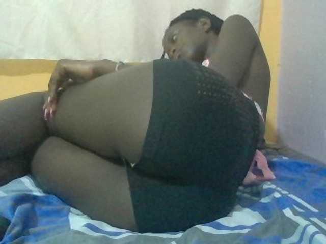 Sexyafricanah001 live cam on BongaCams