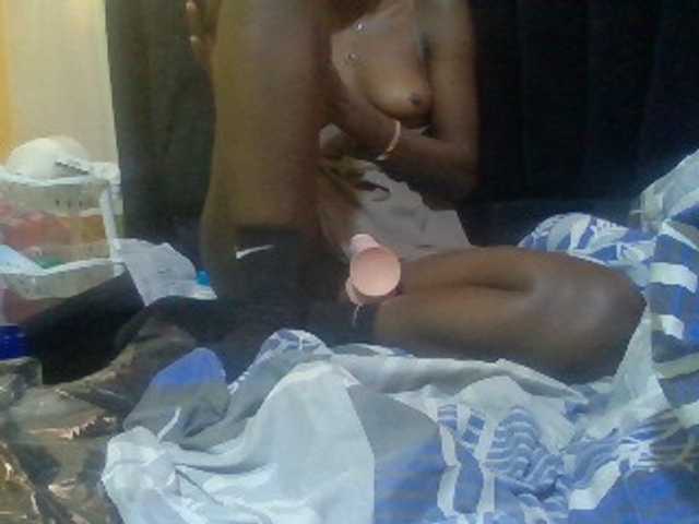 Sexyafricanah001 live cam on BongaCams