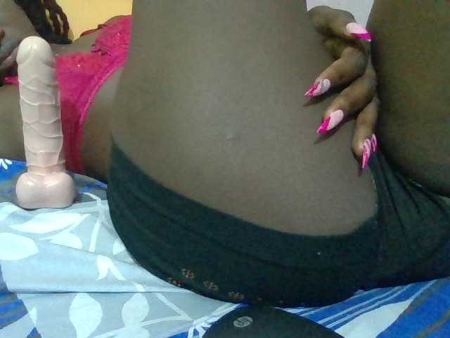 Sexyafricanah001 live cam on BongaCams